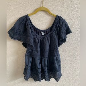 American Eagle Outfitters Off Shoulder Ruffled Top🌴